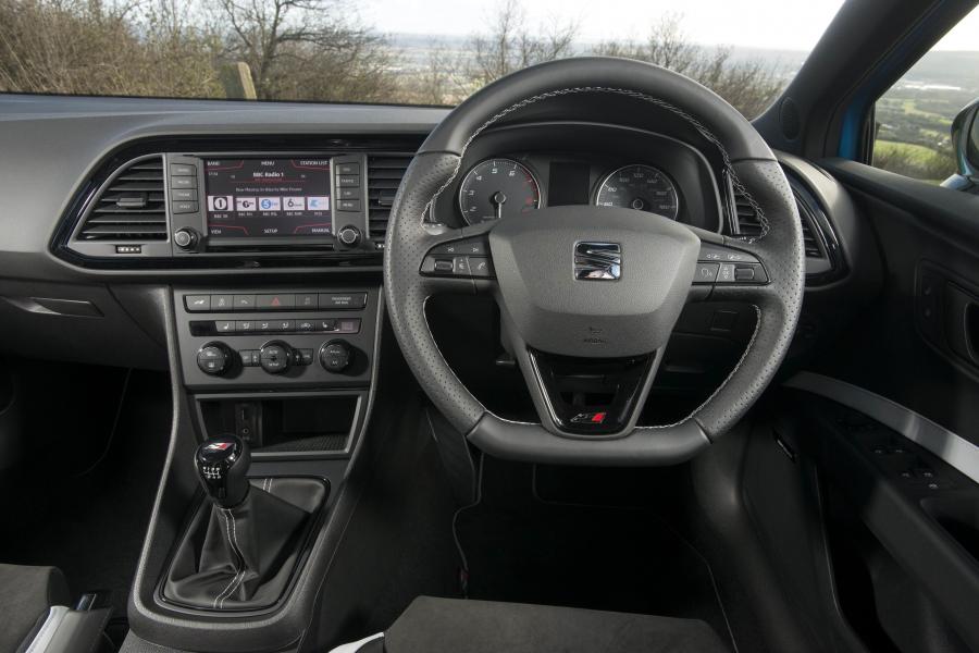  Seat Leon Cupra 290 2016 года  (UK) (фото 27 из 30)